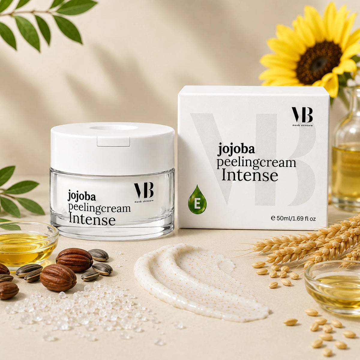 MOnB Jojoba Peelingcreme Intense mit Jojobaöl, Vitamin E, feinen Peelingpartikeln und pflegenden Öl-Elementen.
