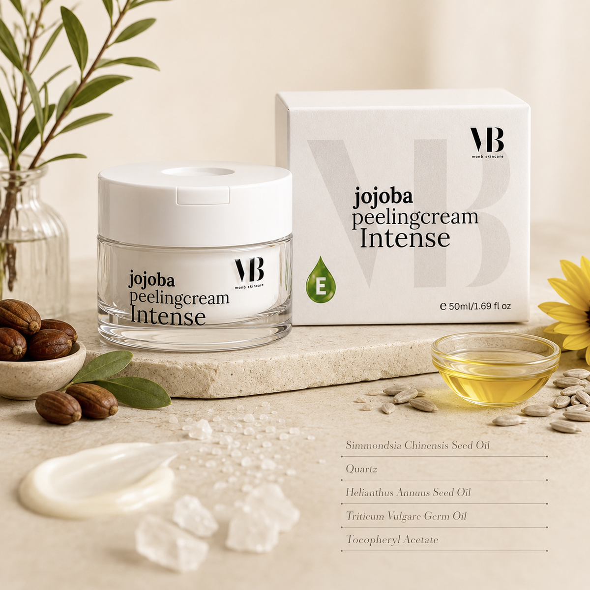 MOnB Jojoba Peelingcreme Intense mit ausgewählten Inhaltsstoffen wie Jojobaöl, Quartz, Sonnenblumenöl, Weizenkeimöl und Vitamin E